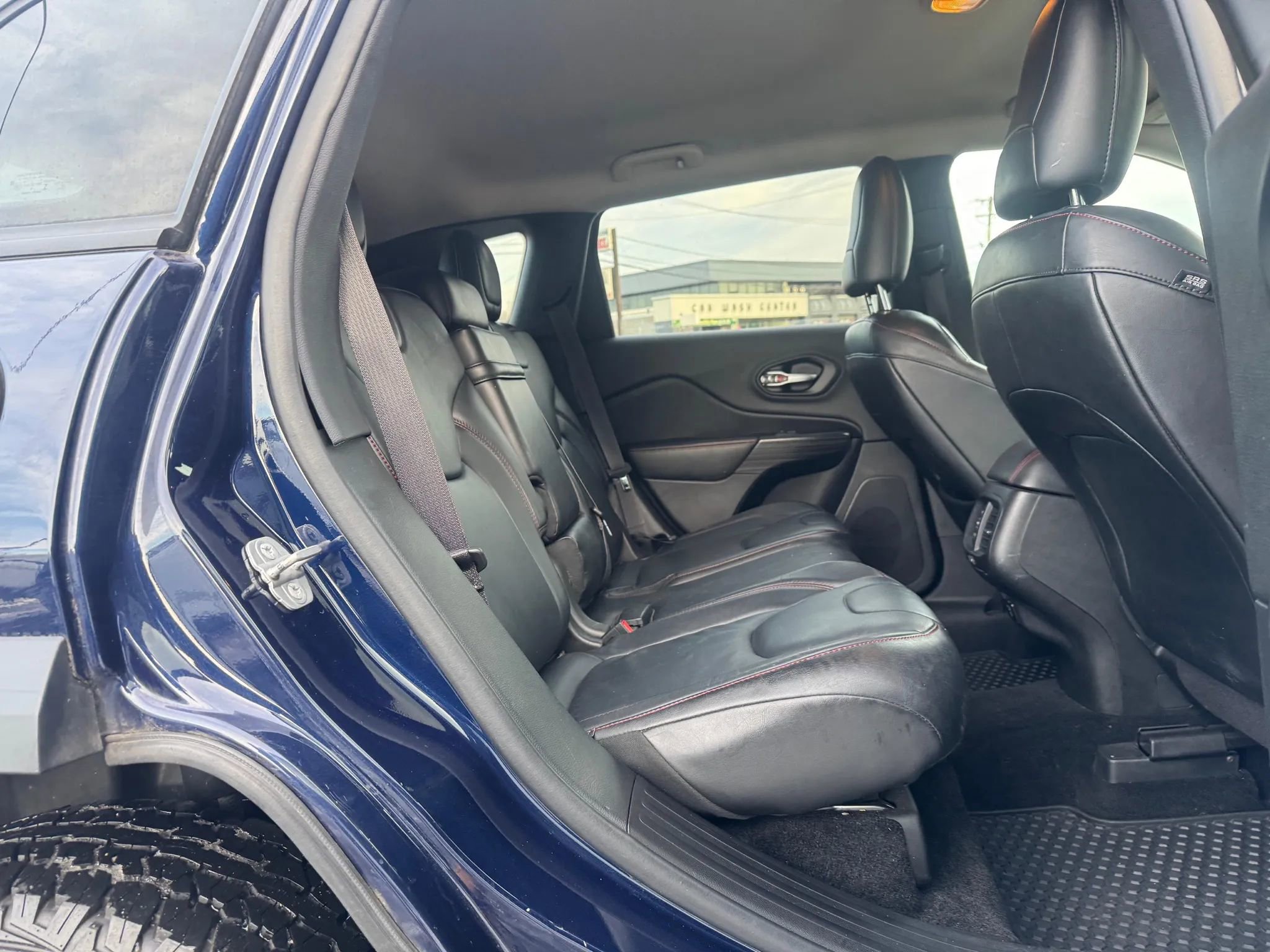 Used 2014 Jeep Cherokee Trailhawk w/ Leather Interior Group image 12