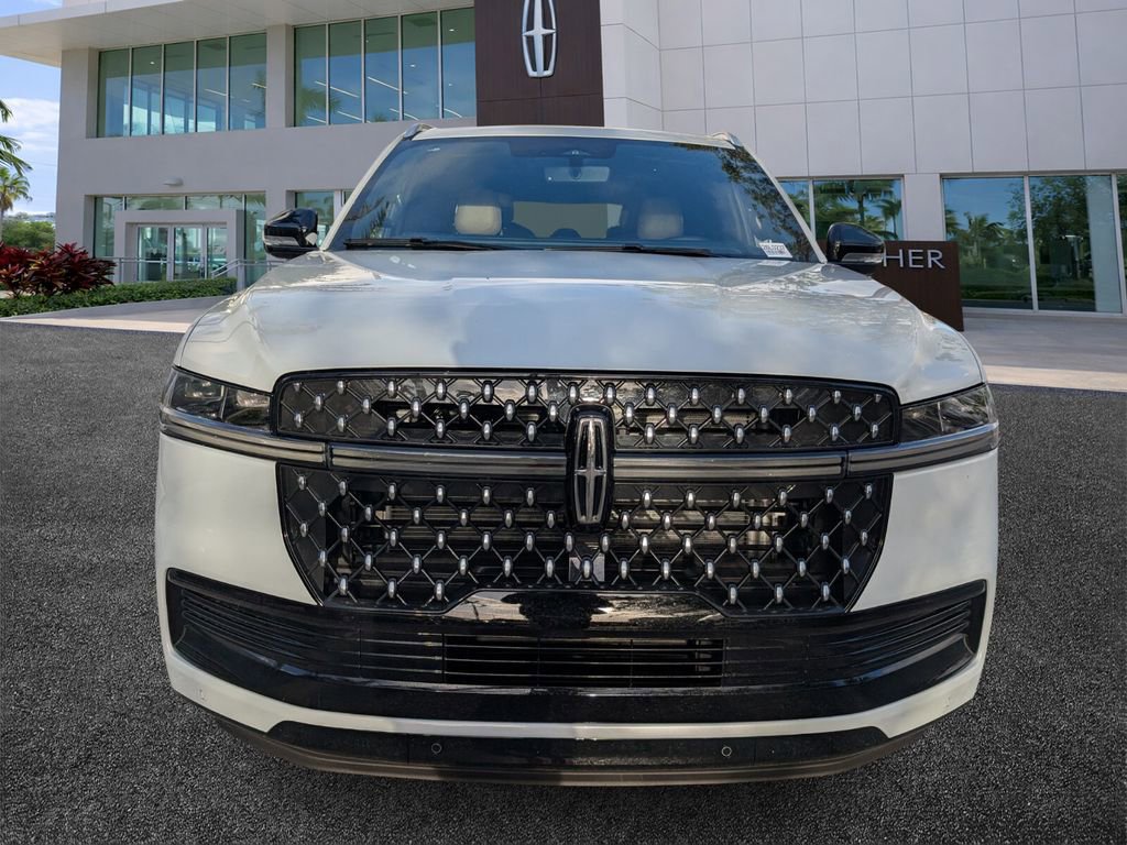 New 2026 Lincoln Navigator L Black Label AWD/4WD image 2