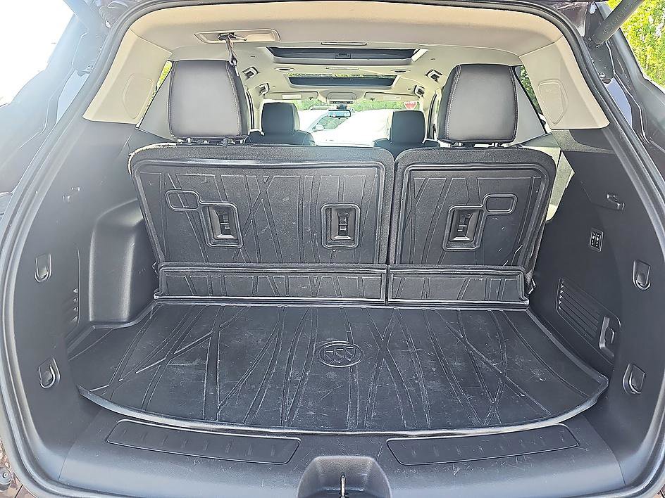 Used 2021 Buick Enclave Avenir w/ Avenir Technology Package image 36