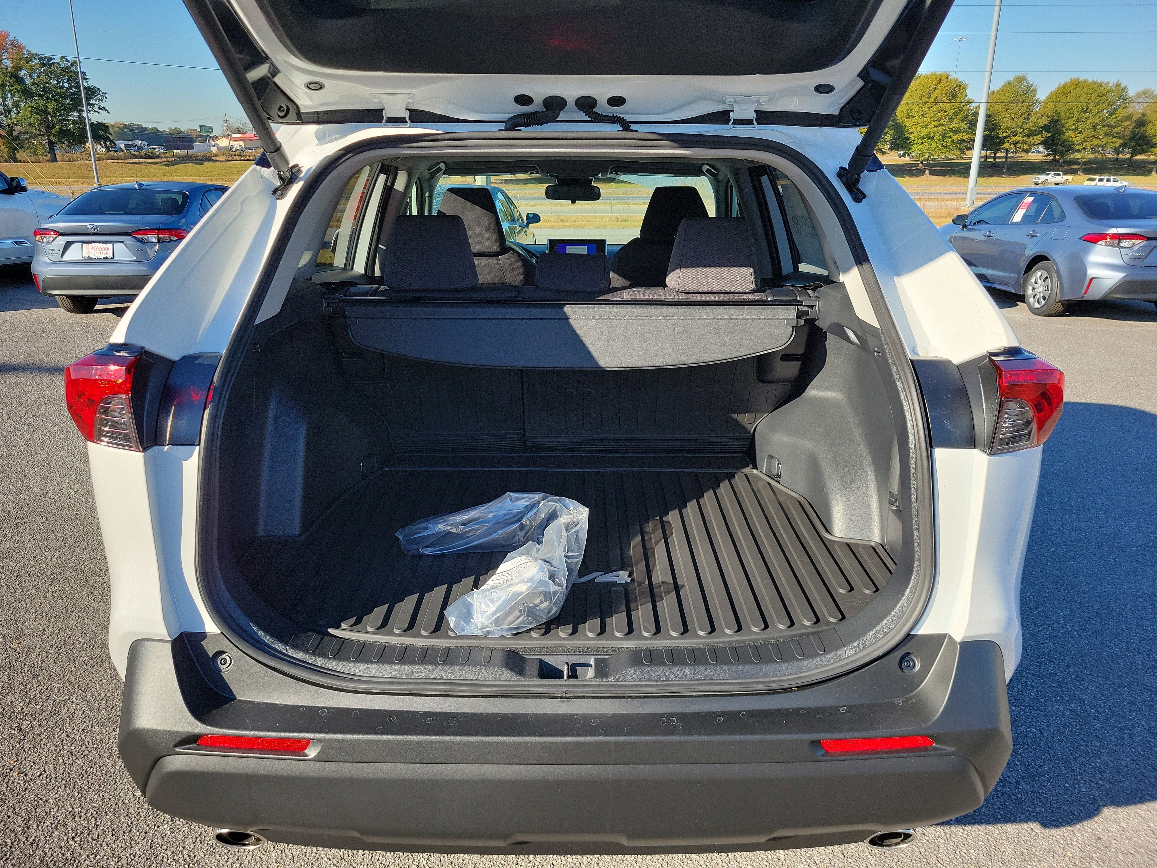 New 2025 Toyota RAV4 XLE w/ Convenience Package image 10