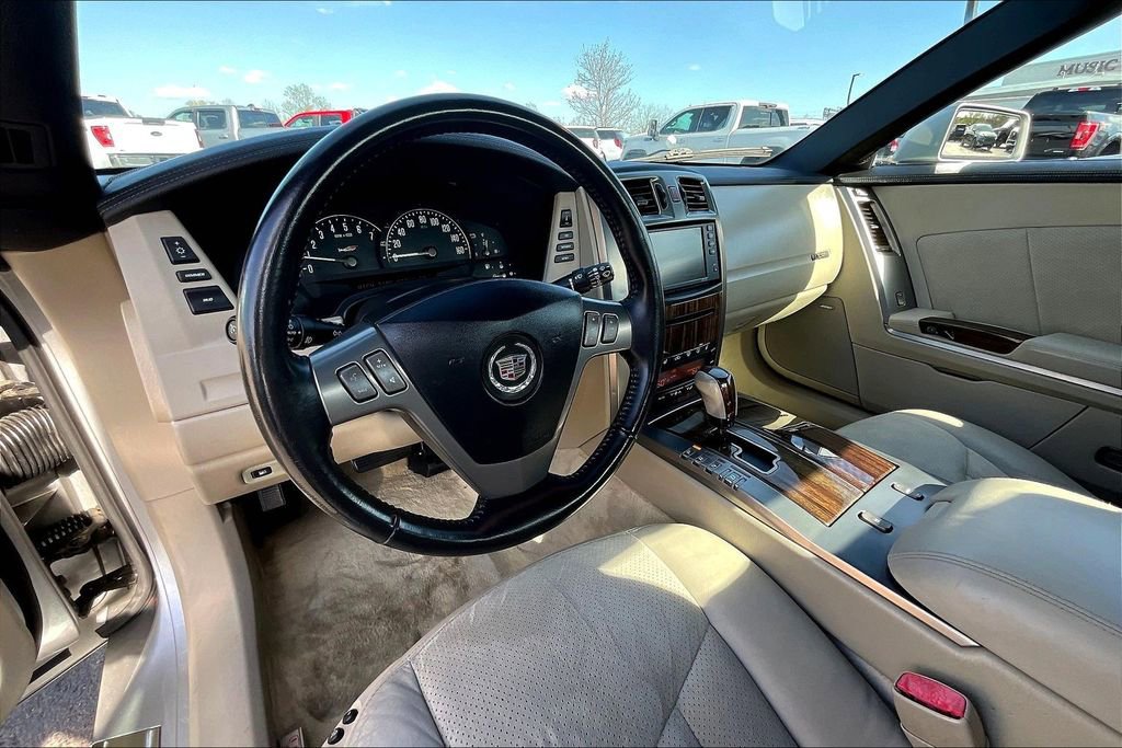 Used 2006 Cadillac XLR V image 10