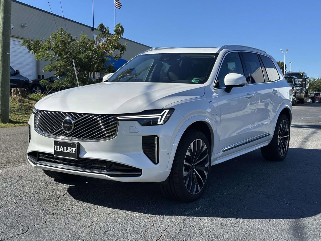 Certified 2025 Volvo XC90 T8 Plus w/ Protection Package Premier AWD/4WD image 22