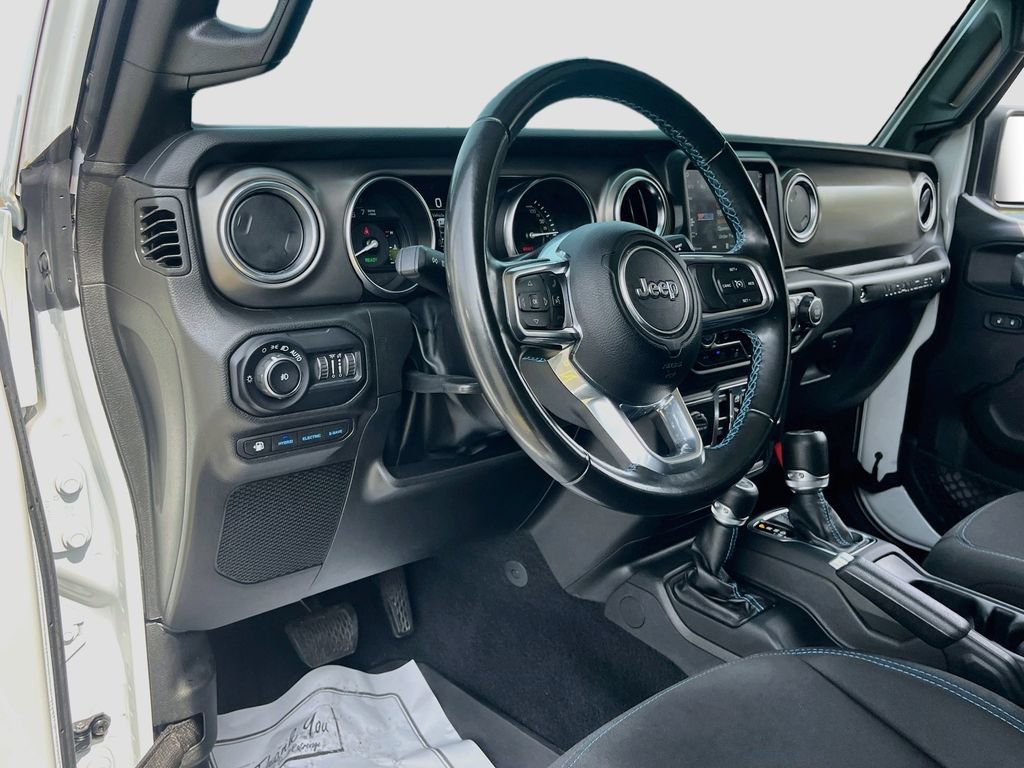 Certified 2022 Jeep Wrangler Unlimited Rubicon 4xe AWD/4WD image 9