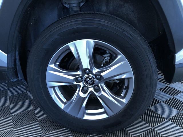 Used 2025 Toyota RAV4 XLE image 17