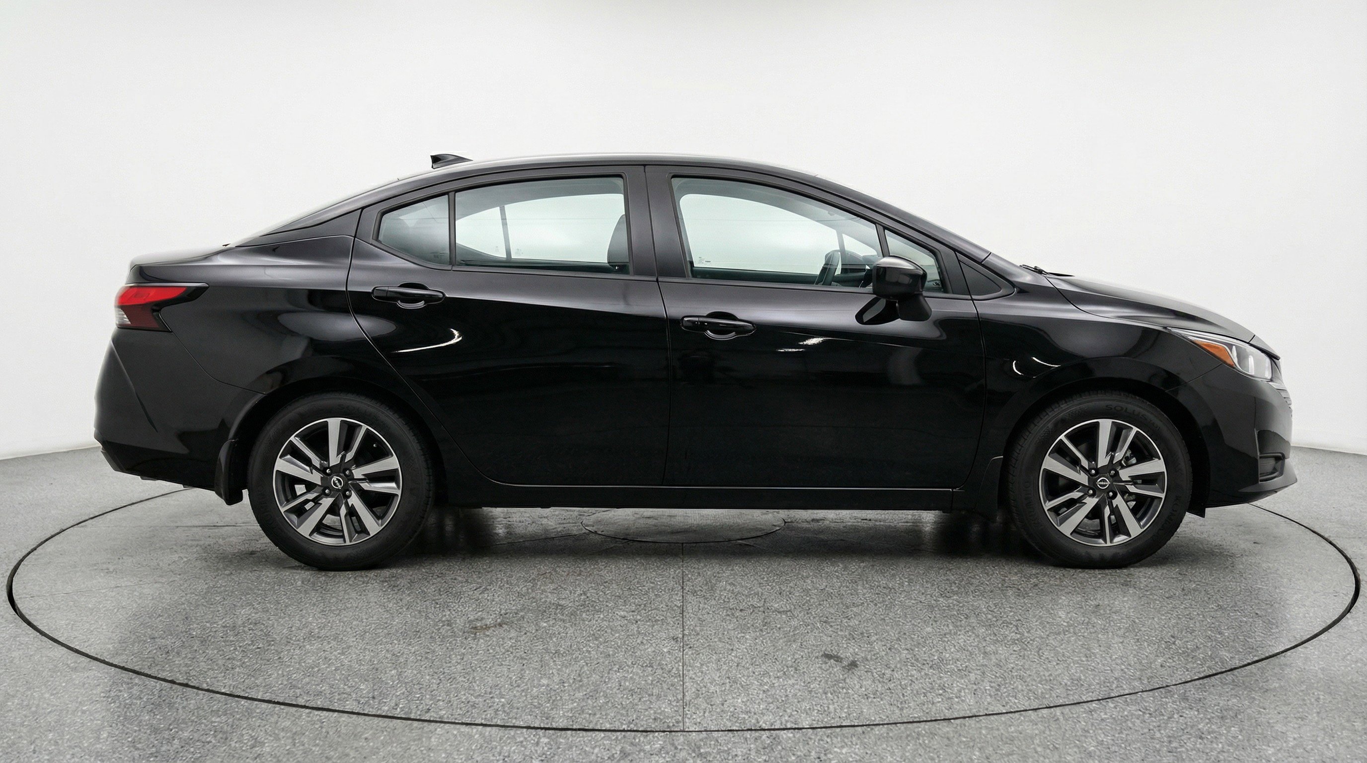 Used 2025 Nissan Versa SV image 11