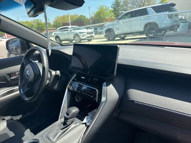 Used 2024 Toyota Venza Nightshade AWD/4WD image 6