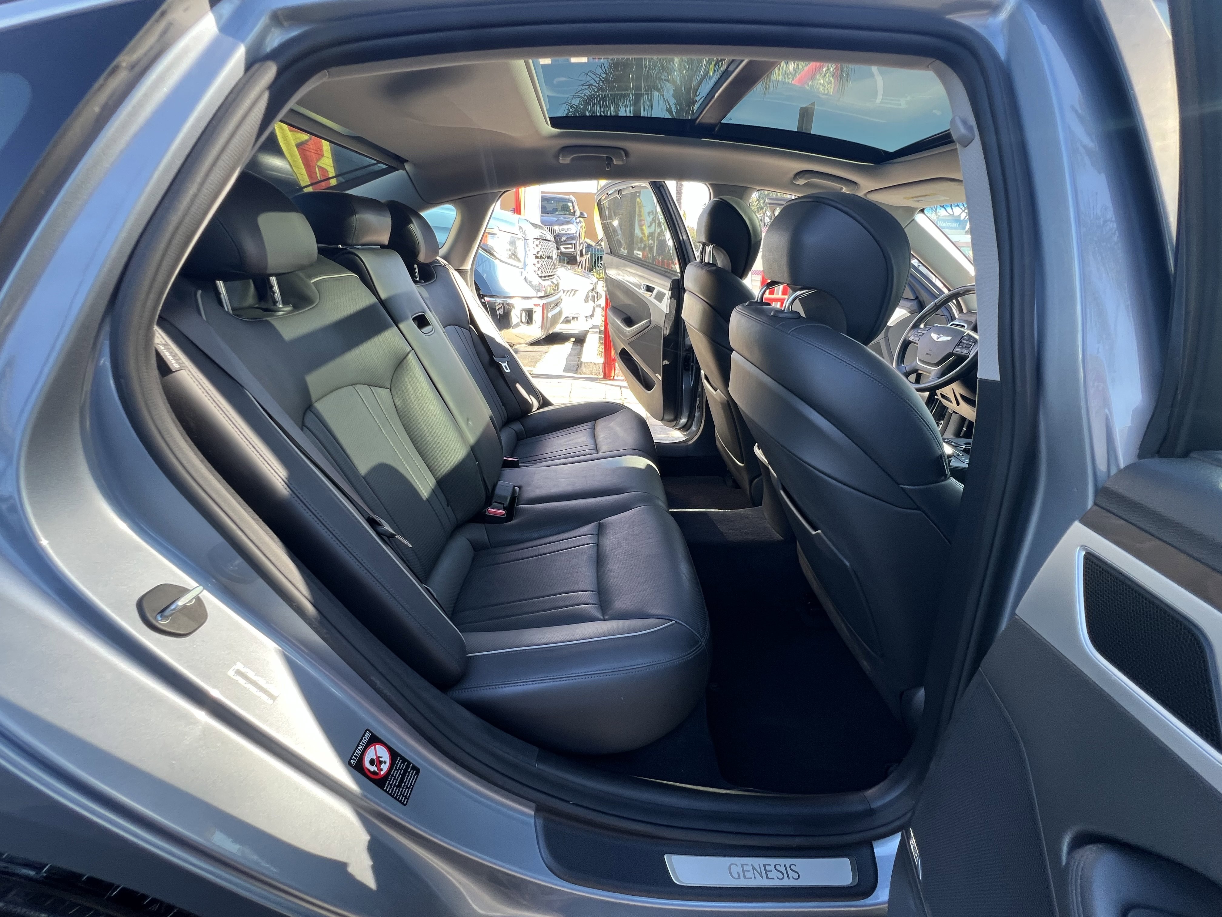 Used 2015 Hyundai Genesis 5.0 image 31