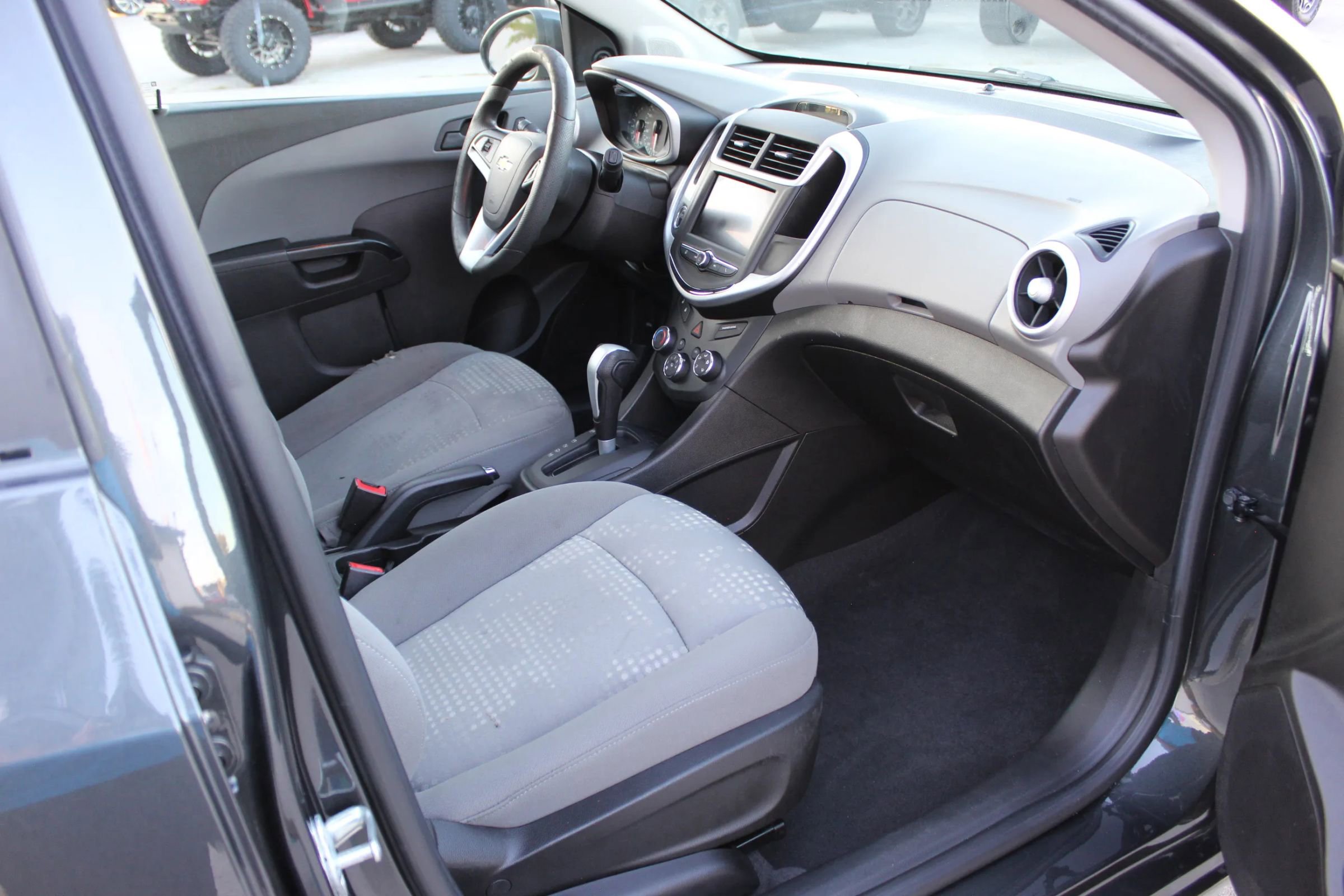 Used 2020 Chevrolet Sonic LT image 24