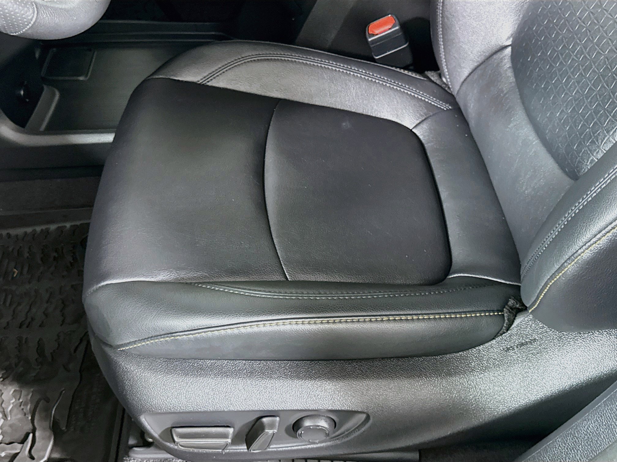 Certified 2025 Toyota Sienna XLE Woodland Edition AWD/4WD image 22