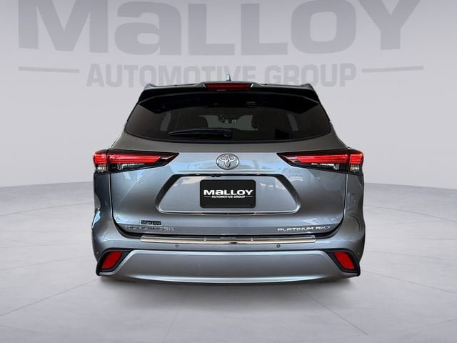 Used 2026 Toyota Highlander Platinum AWD/4WD image 4