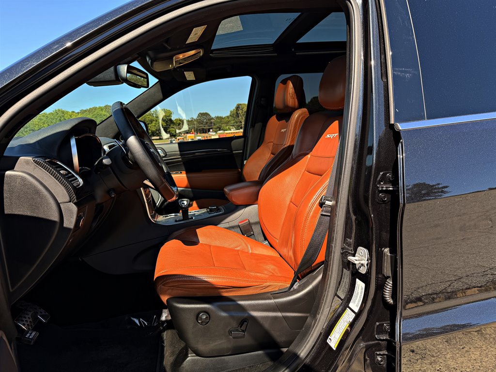 Used 2014 Jeep Grand Cherokee SRT w/ Trailer Tow Group IV AWD/4WD image 9
