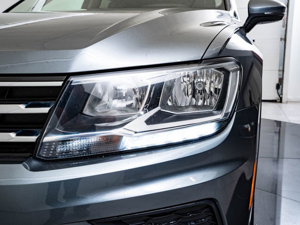 Used 2018 Volkswagen Tiguan SE AWD/4WD image 14