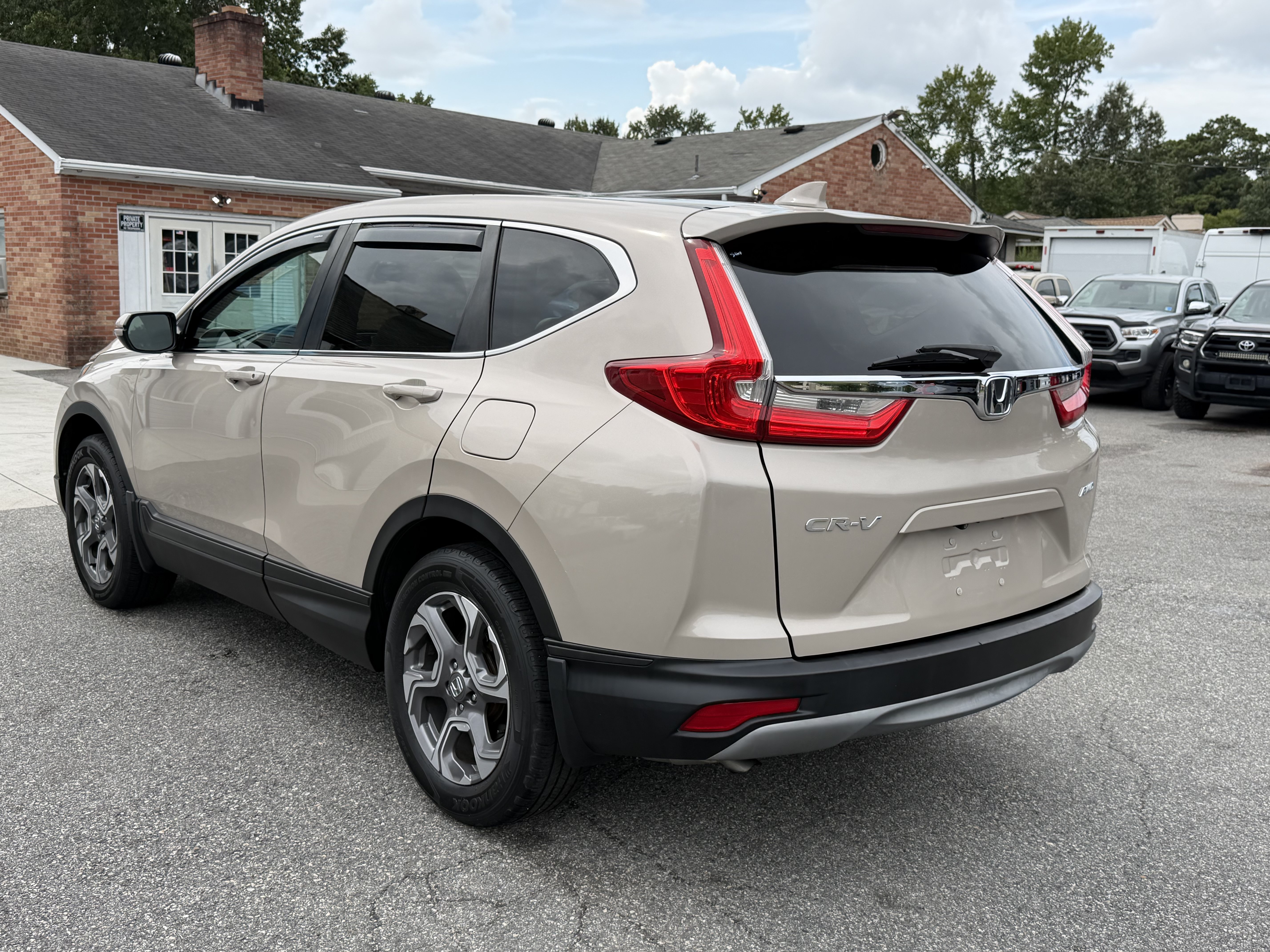 Used 2017 Honda CR-V EX image 8