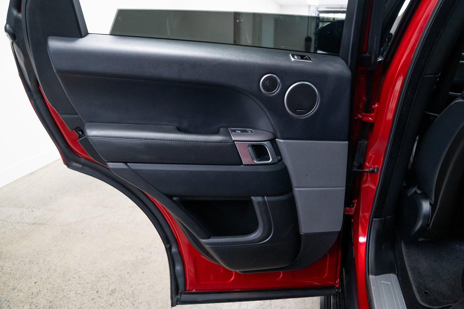 Used 2018 Land Rover Range Rover Sport HSE image 20