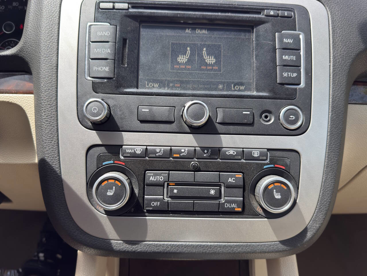 Used 2012 Volkswagen Eos Lux FWD image 52