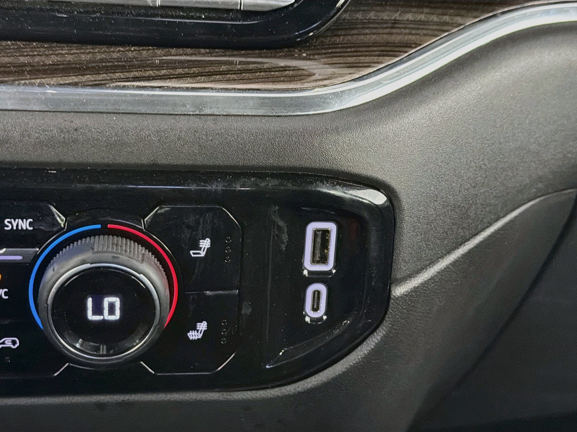 Used 2024 Chevrolet Silverado 1500 LT AWD/4WD image 25