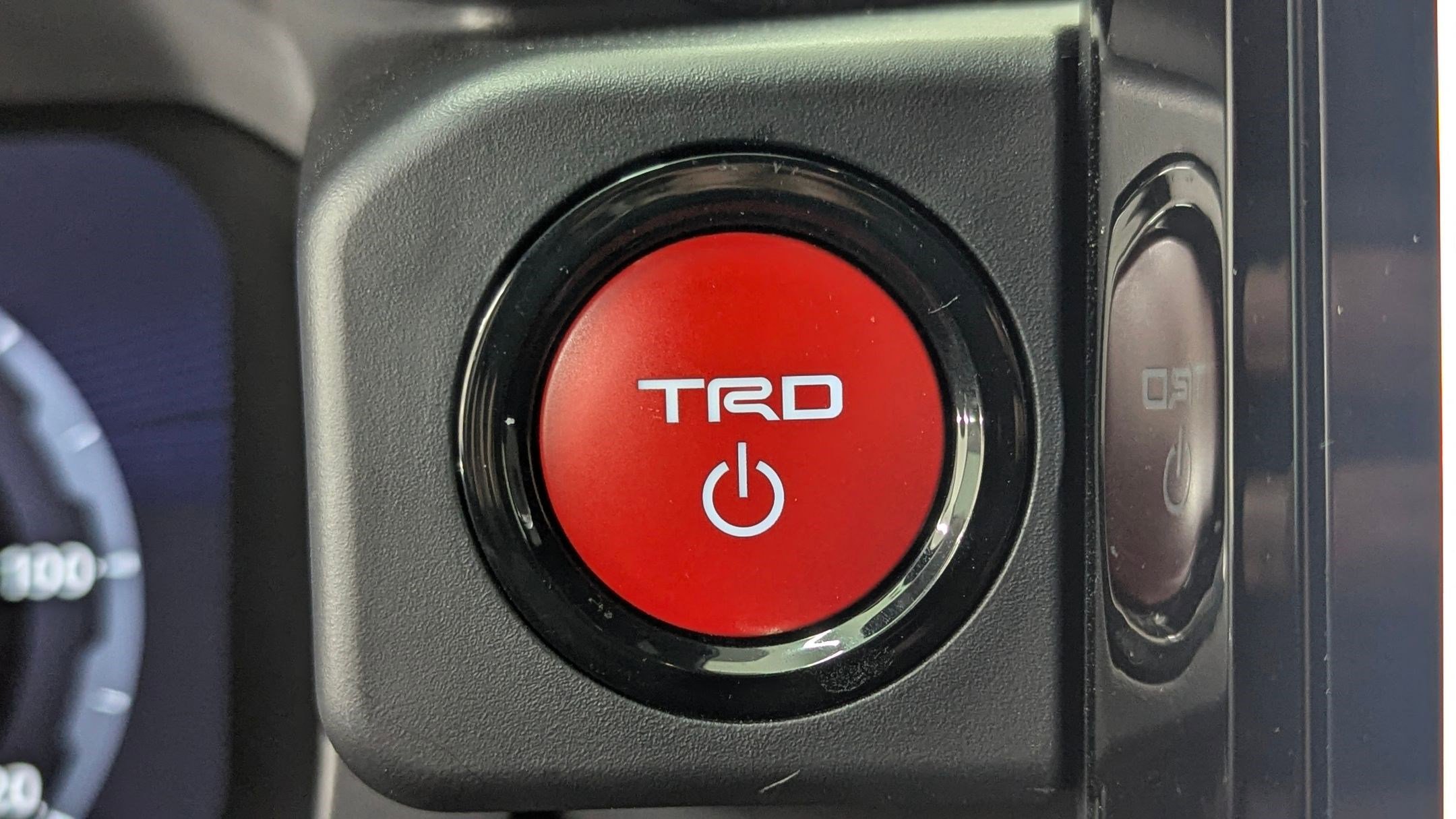 Used 2024 Toyota Tacoma TRD Off-Road image 31