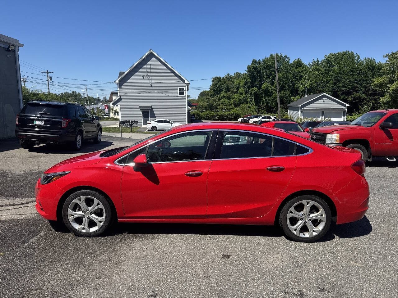 Used 2017 Chevrolet Cruze Premier FWD image 5
