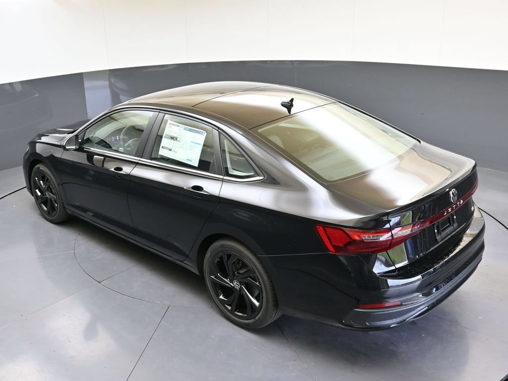 Certified 2026 Volkswagen Jetta SE w/ Black Wheel Package FWD image 37