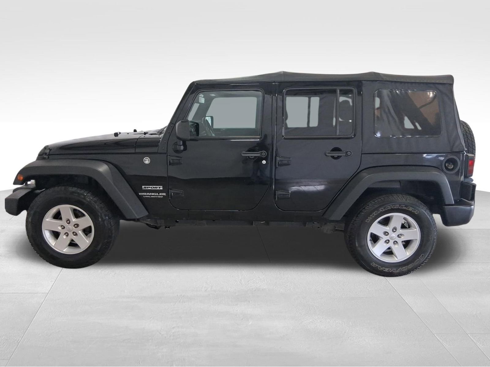 Used 2017 Jeep Wrangler Unlimited Sport w/ Quick Order Package 24S AWD/4WD image 5