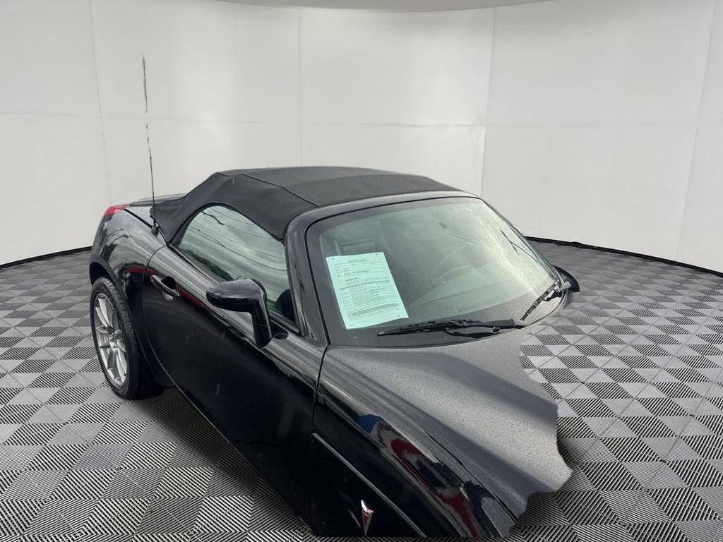 Used 2007 Pontiac Solstice GXP w/ Premium Package RWD image 7