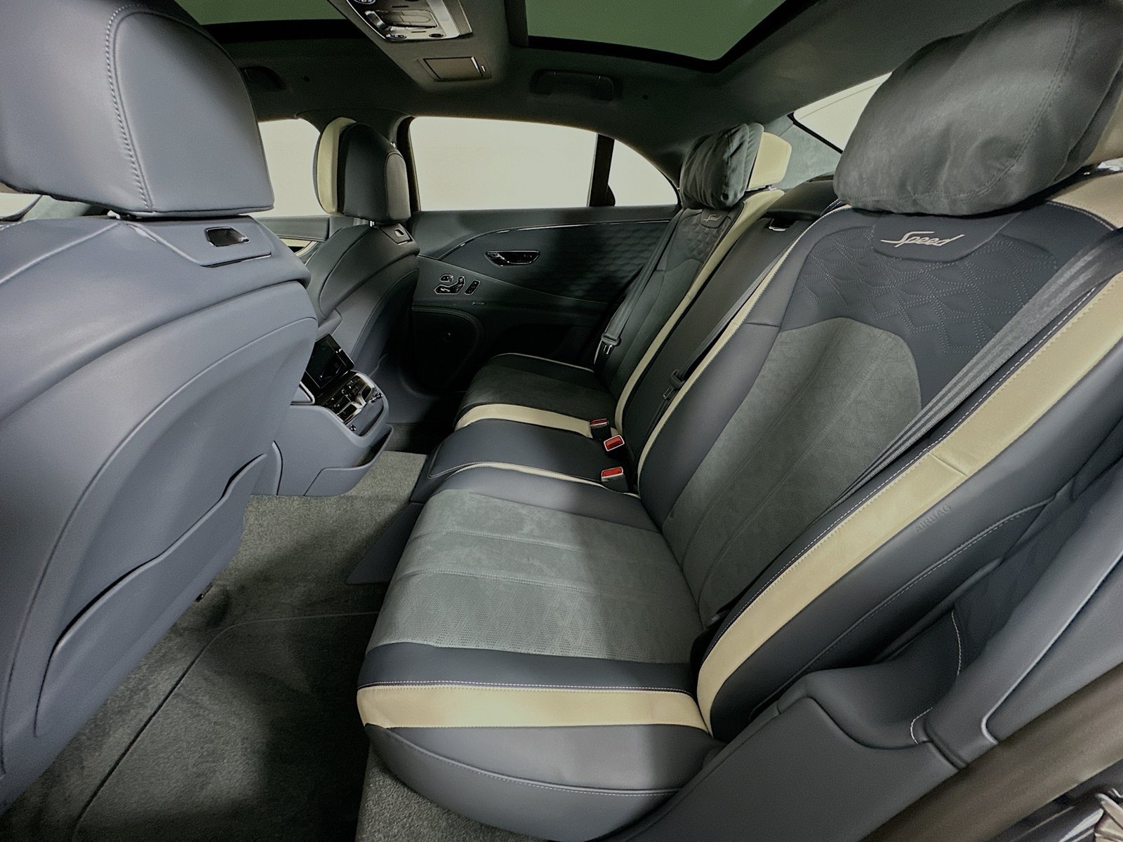 New 2026 Bentley Flying Spur Plug-In Hybrid AWD/4WD image 41