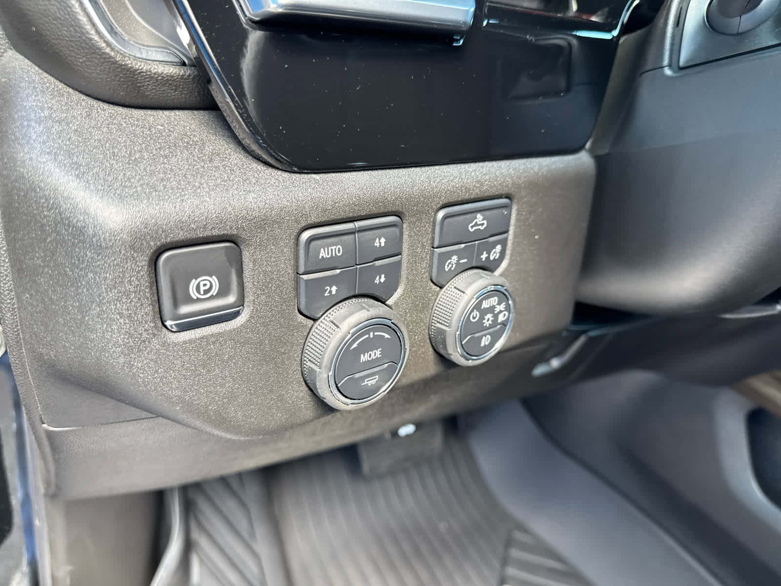 New 2025 Chevrolet Silverado 1500 RST w/ Convenience Package II image 18