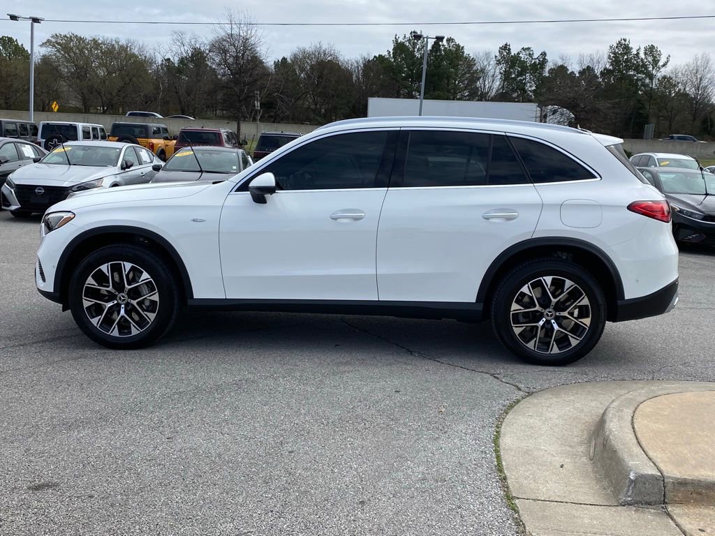 Used 2025 Mercedes-Benz GLC 350e 4MATIC image 4