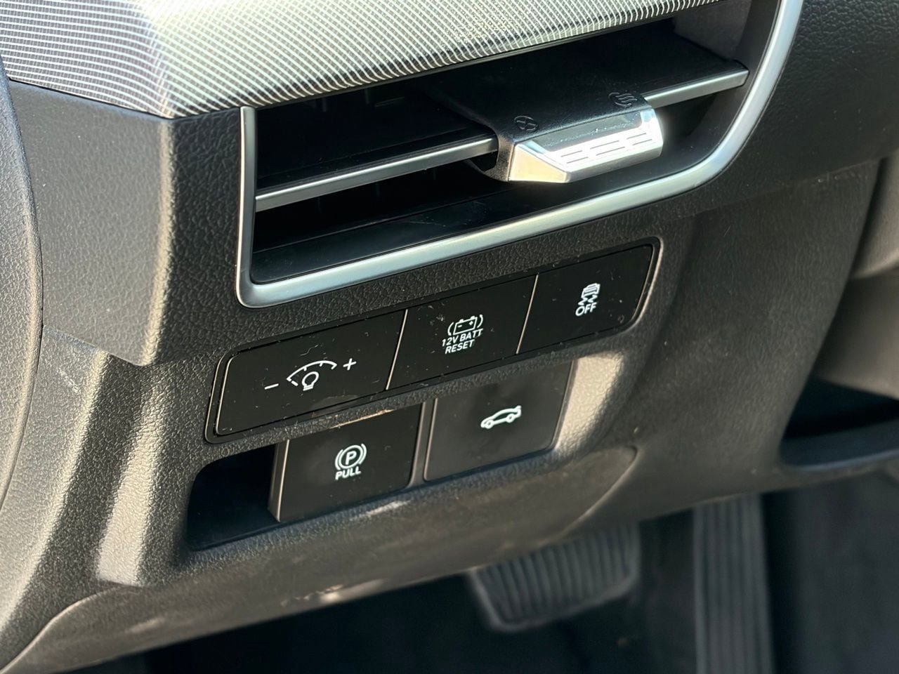 Used 2025 Hyundai Sonata SEL FWD image 7