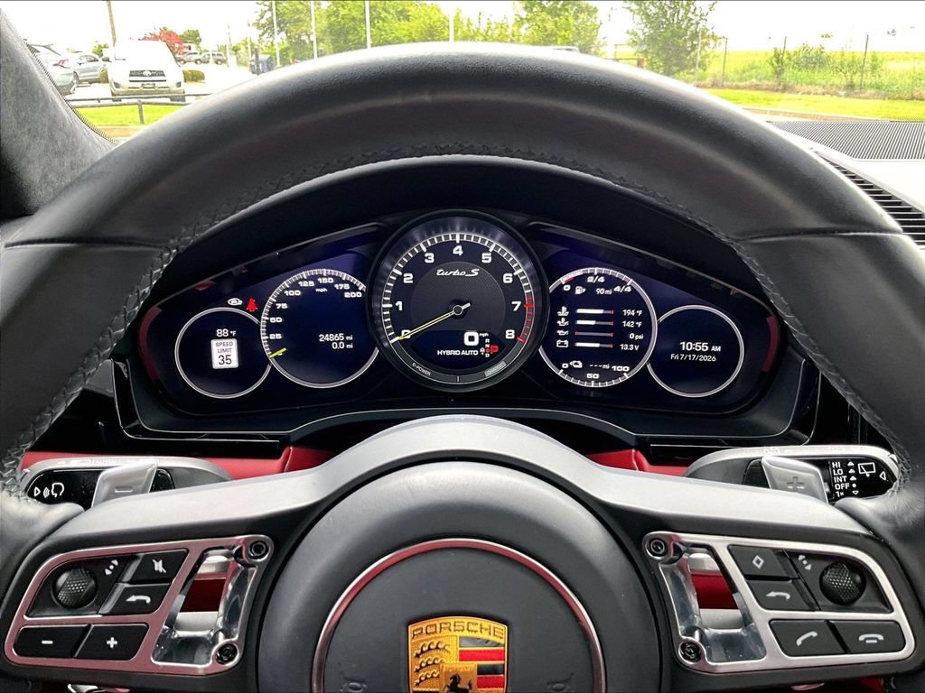 Certified 2022 Porsche Cayenne Turbo S AWD/4WD image 25