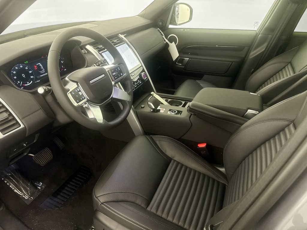 New 2026 Land Rover Discovery S AWD/4WD image 8