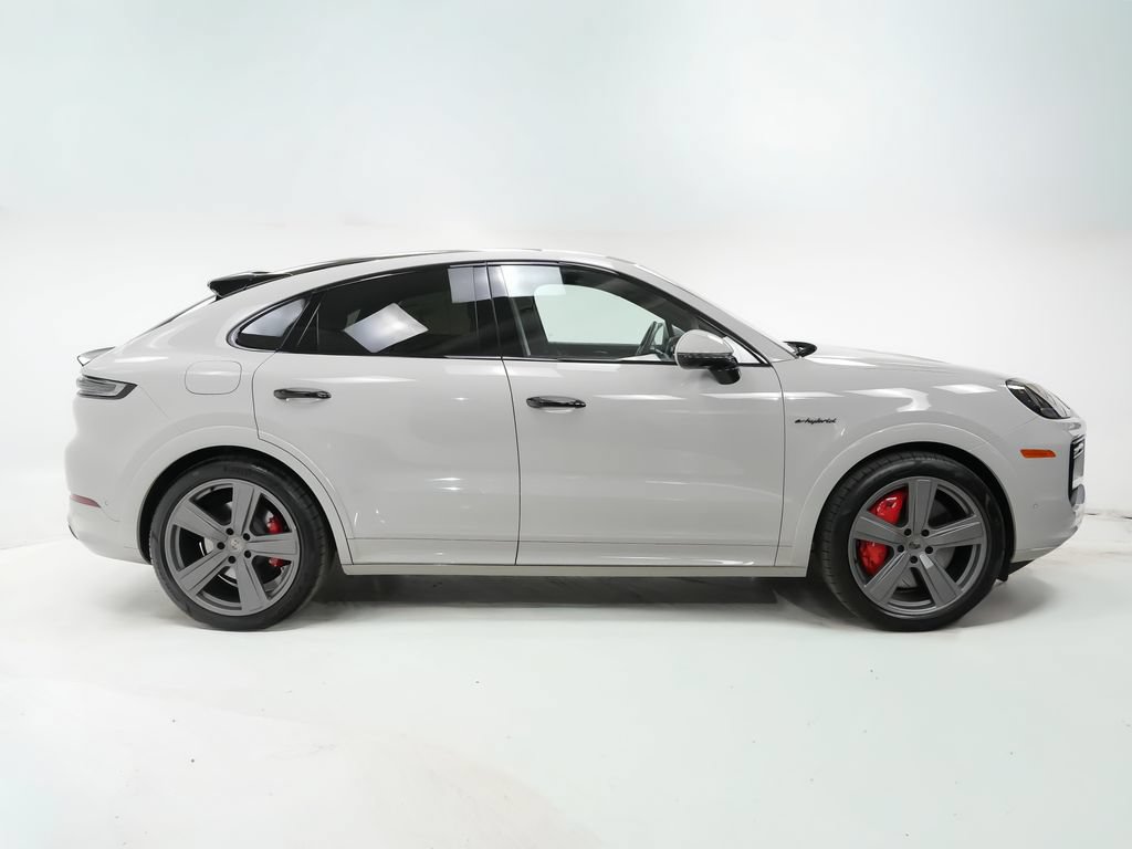 Used 2025 Porsche Cayenne Turbo AWD/4WD image 10