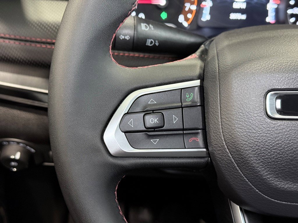 Used 2024 Jeep Compass Trailhawk image 34