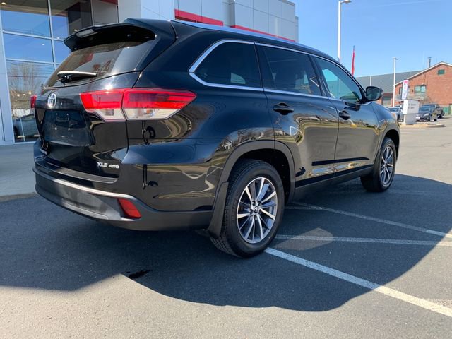 Used 2019 Toyota Highlander XLE image 3