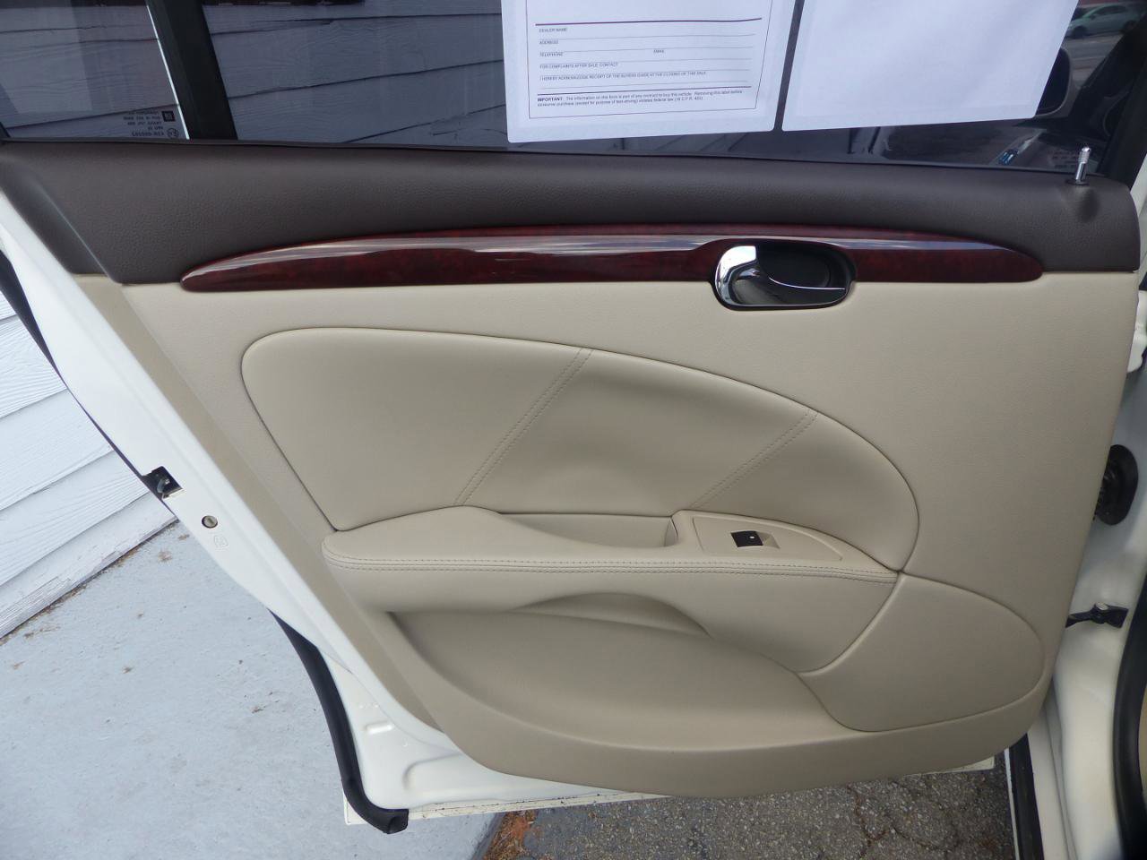 Used 2009 Buick Lucerne CXL FWD image 9