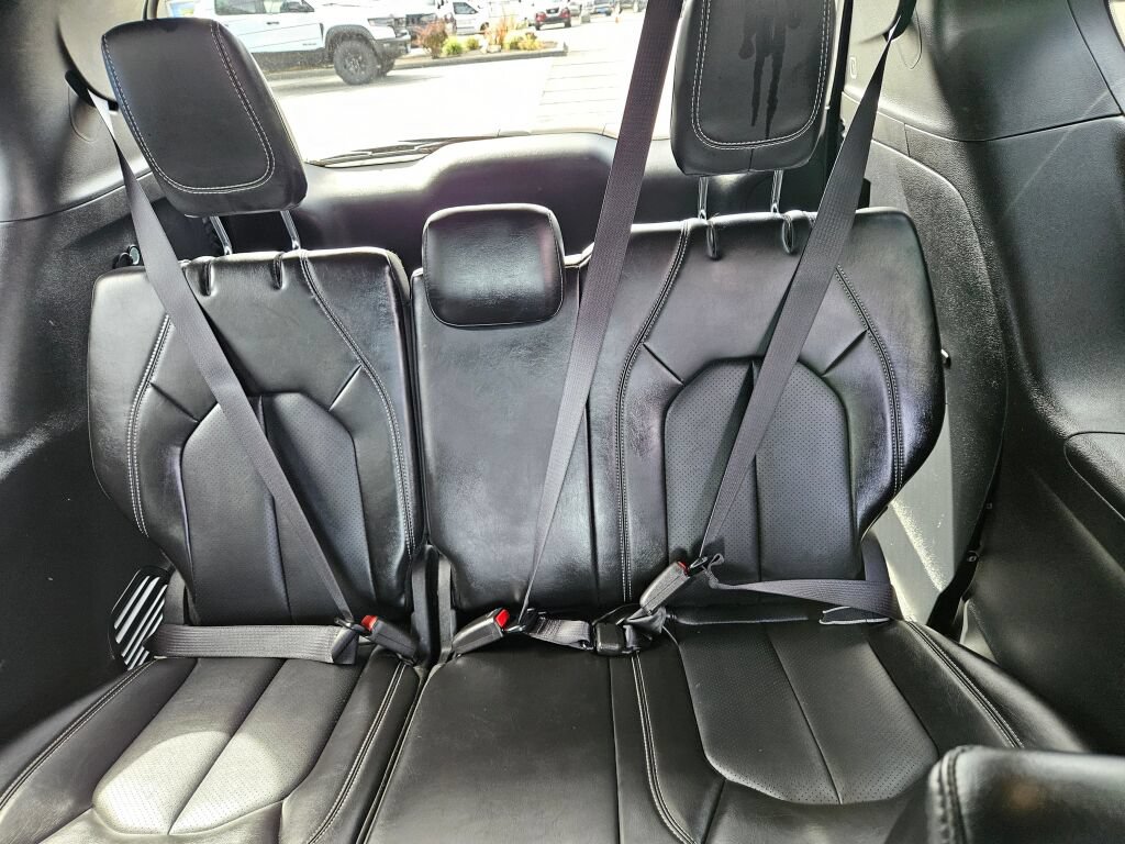 Used 2025 Chrysler Pacifica Select FWD image 14