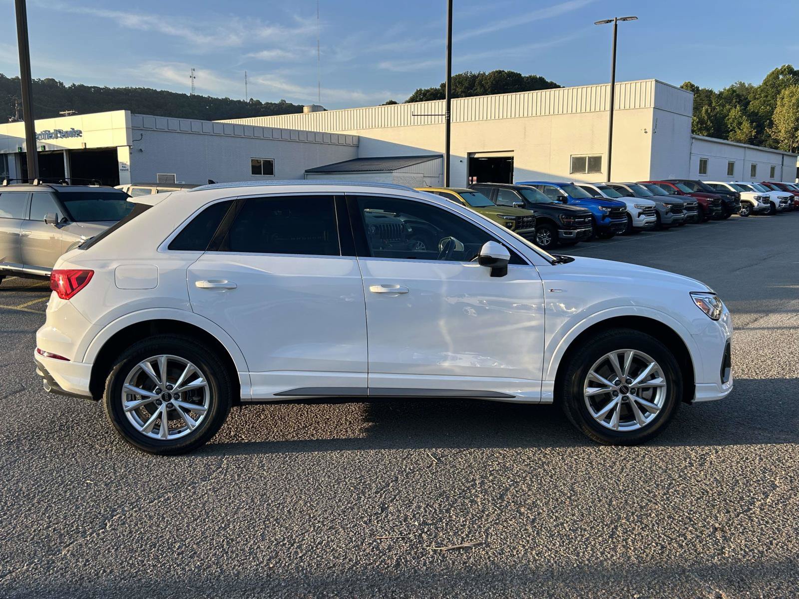 Used 2025 Audi Q3 2.0T Premium AWD/4WD image 8