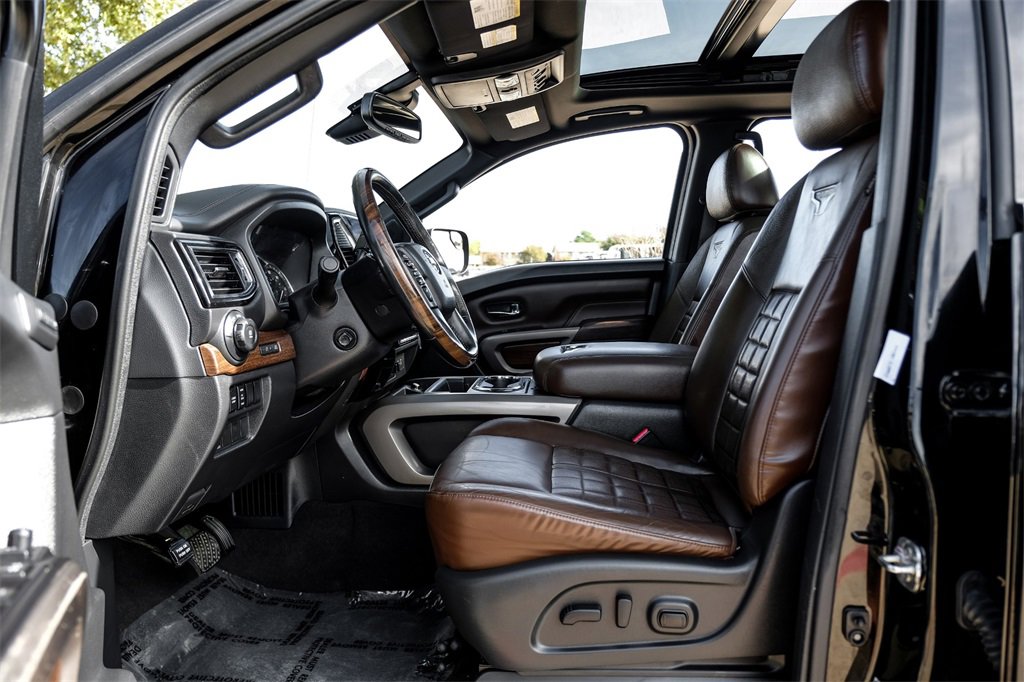 Used 2020 Nissan Titan Platinum Reserve w/ Moonroof Package image 3