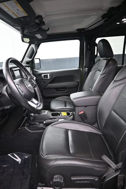 Used 2022 Jeep Wrangler Unlimited Sahara w/ LED Lighting Group AWD/4WD image 9