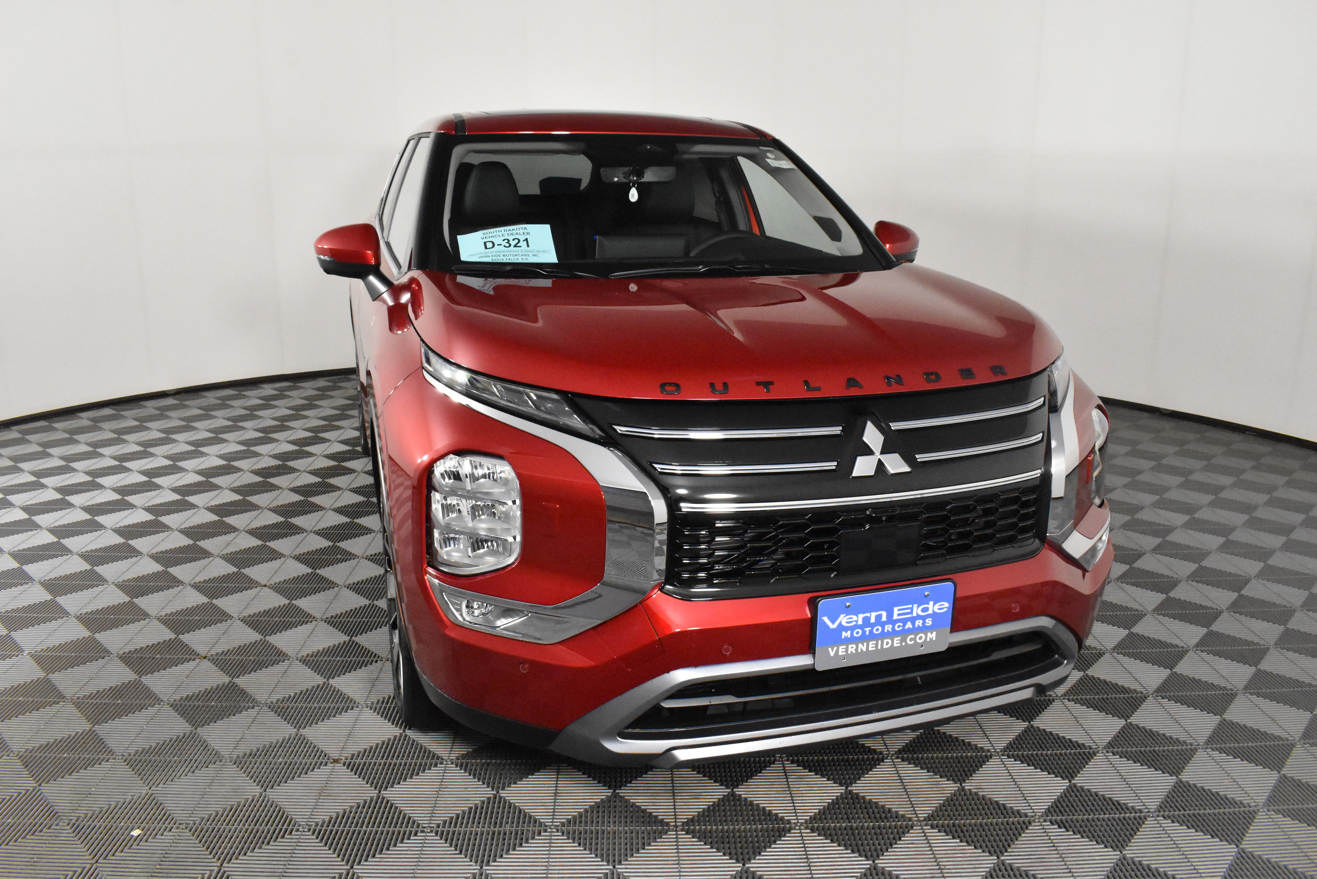 New 2025 Mitsubishi Outlander SE image 3