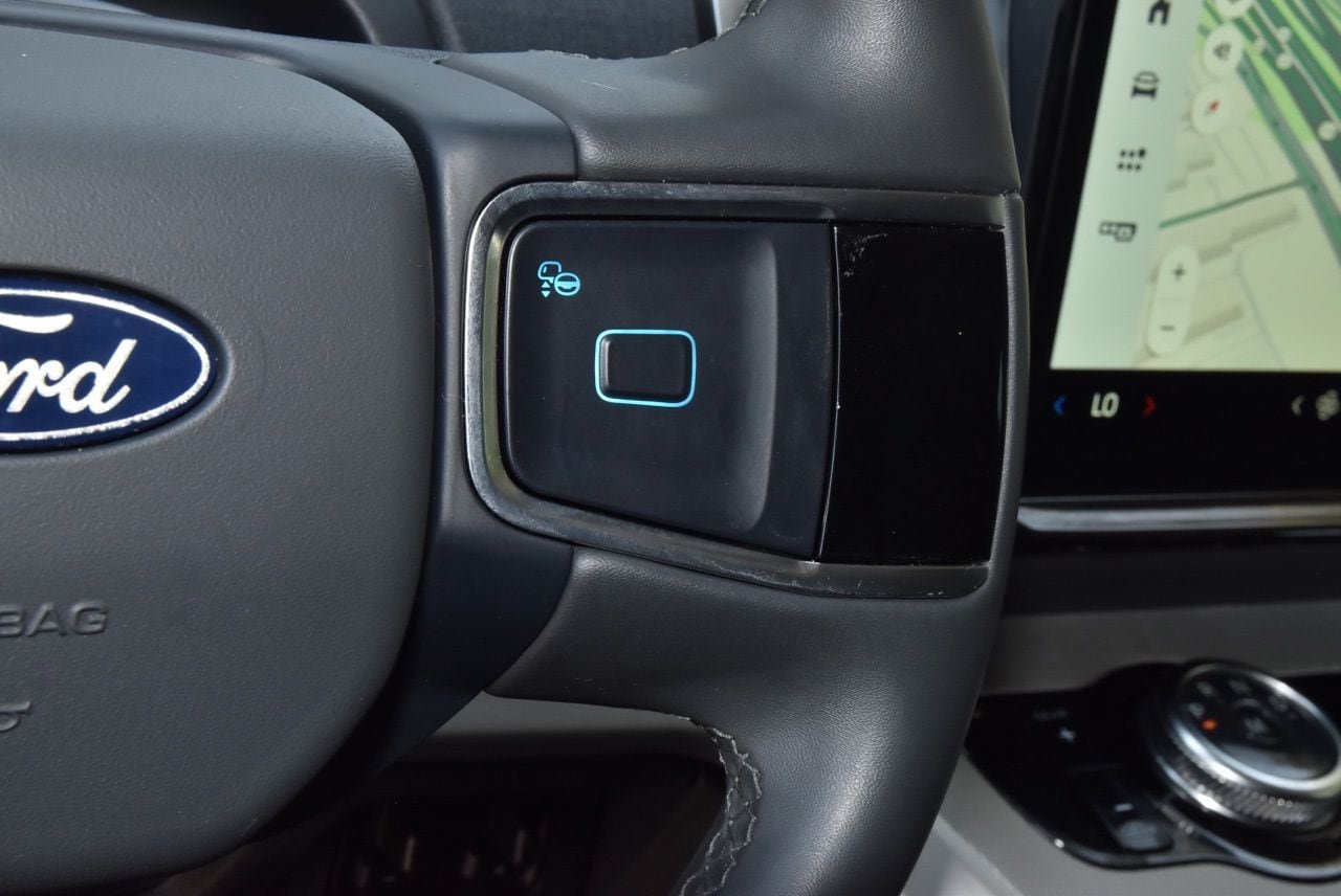 Used 2025 Ford Expedition Max Active RWD image 25
