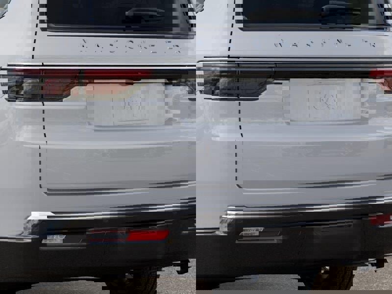 New 2025 Jeep Wagoneer L Series III w/ Premium Group I image 13