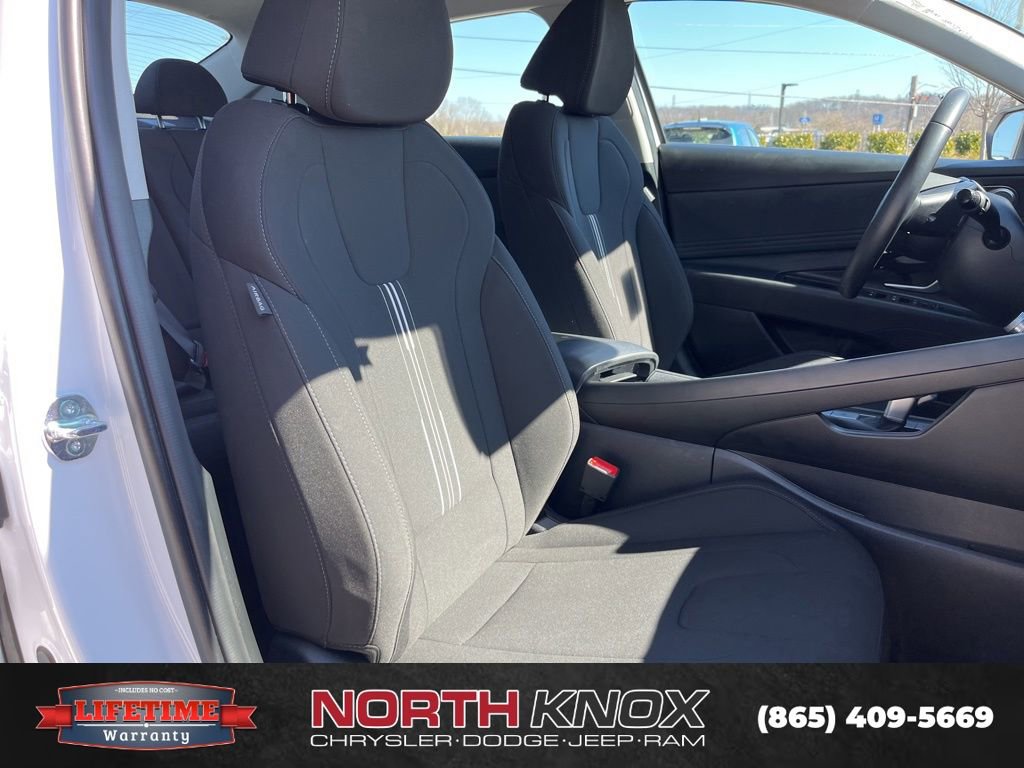 Used 2025 Hyundai Elantra SEL image 26