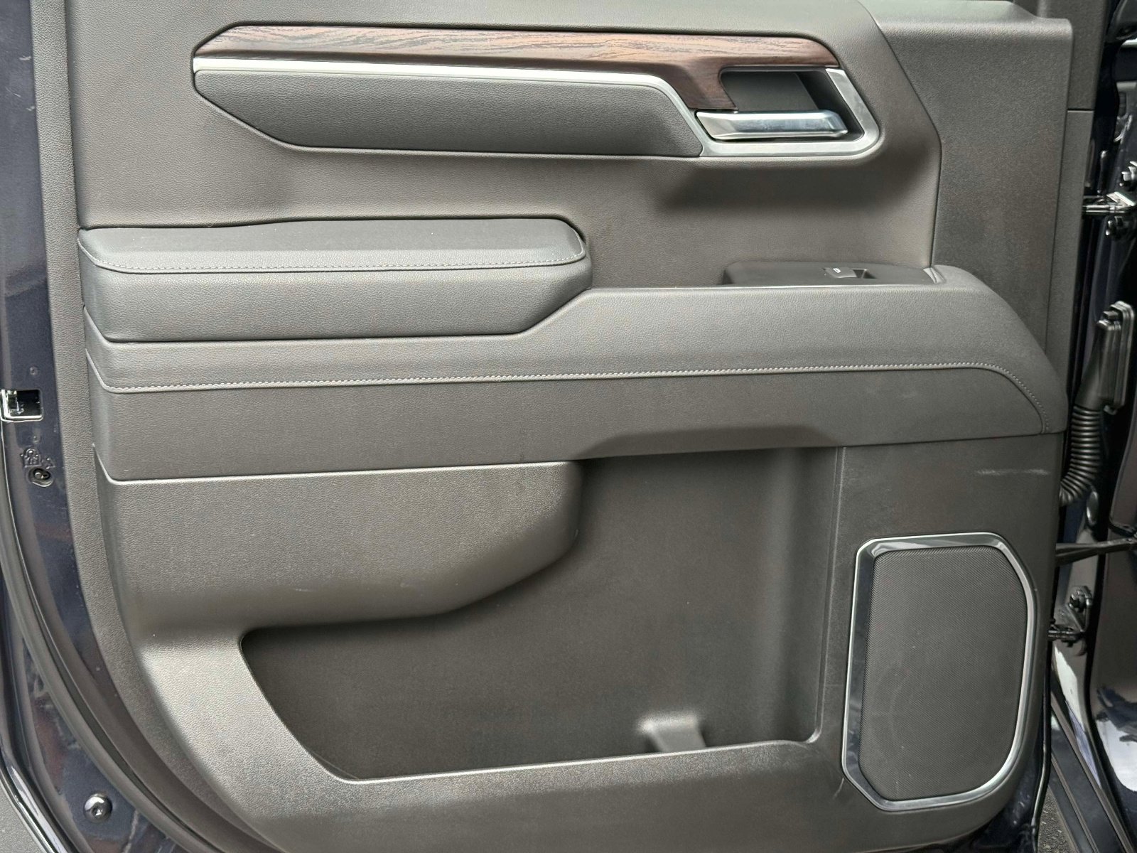 Used 2026 GMC Sierra 1500 SLT image 14