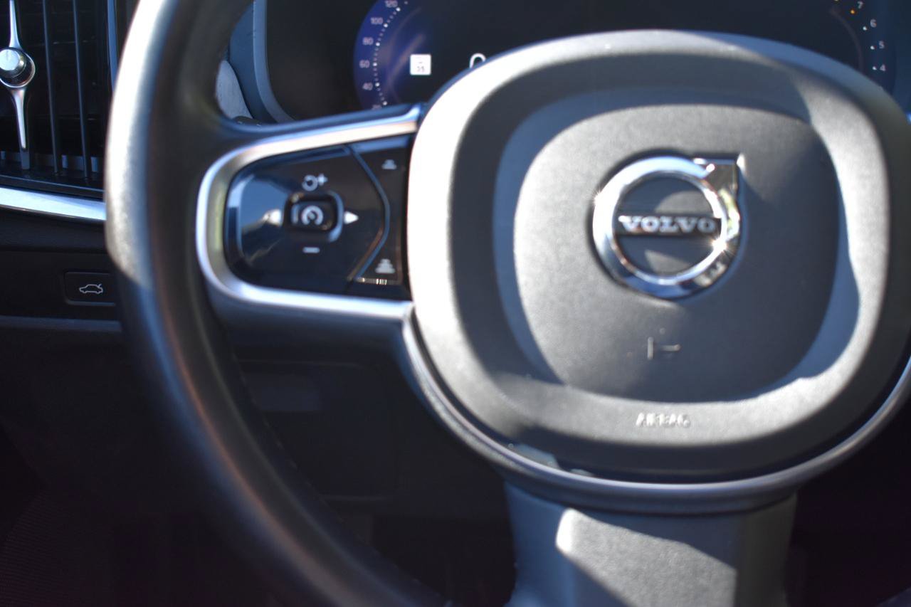 Used 2023 Volvo S90 B6 Plus AWD/4WD image 30