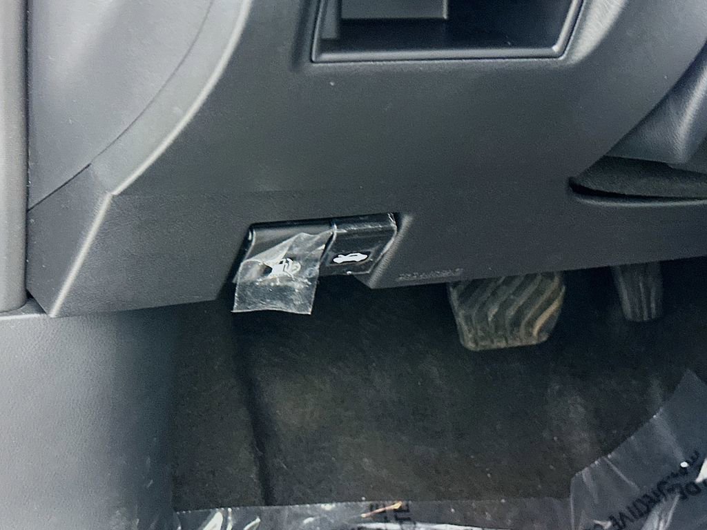 Certified 2025 Nissan Versa SV w/ Trunk Package image 15