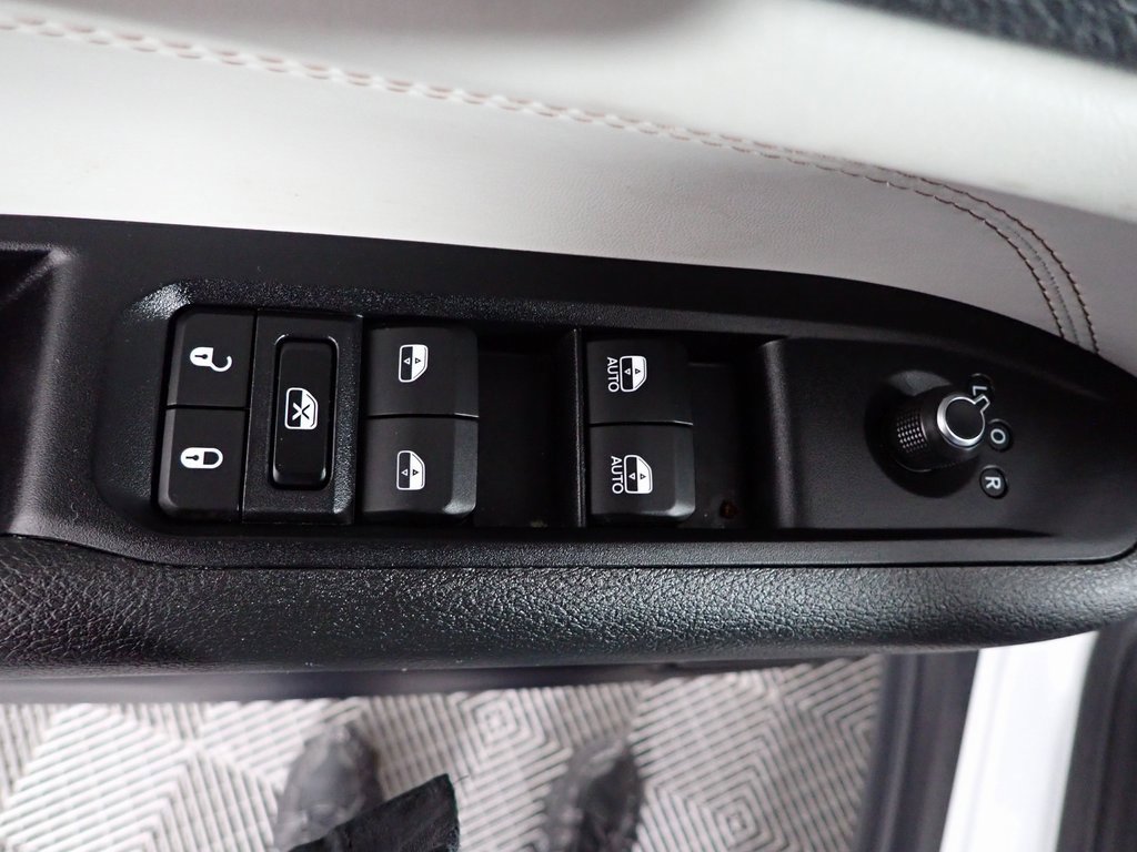 Used 2022 Jeep Compass Limited image 19