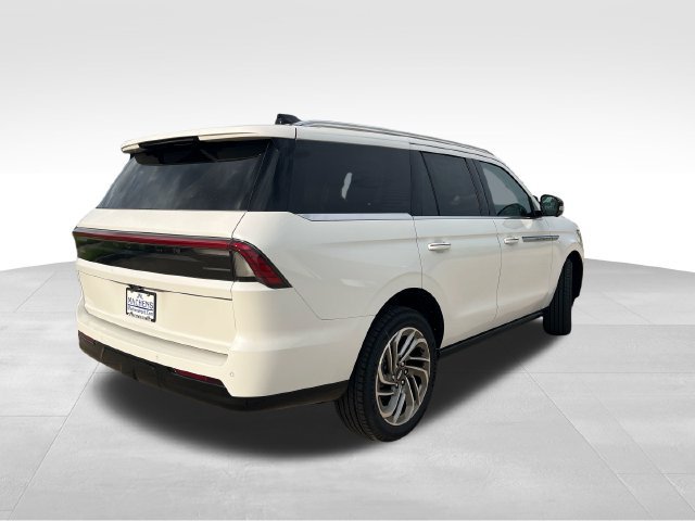 New 2027 Lincoln Navigator Reserve AWD/4WD image 13