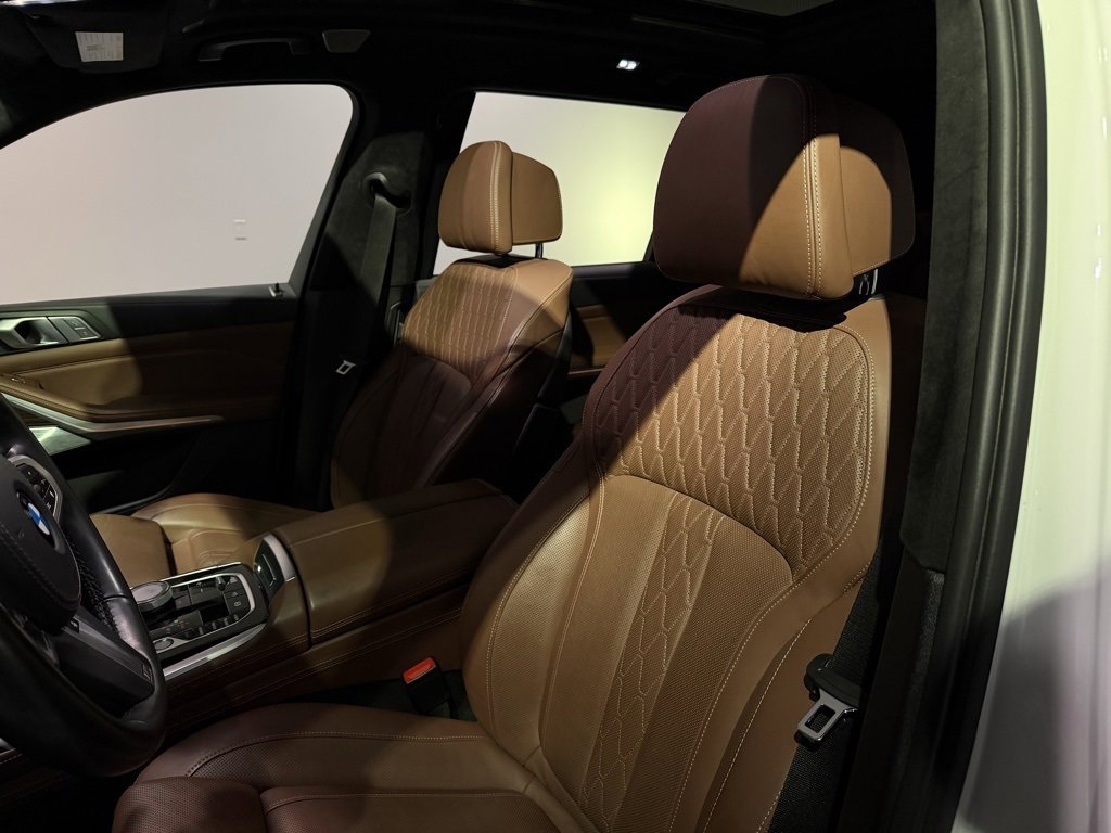 Used 2020 BMW X7 M50i image 5