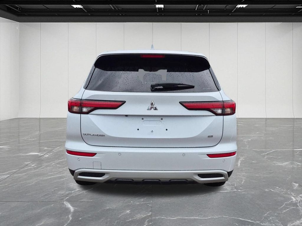 Used 2023 Mitsubishi Outlander SE AWD/4WD image 4